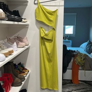 Ariabelle Dress. Never worn. Size L. From Luna Boutiques